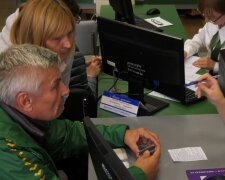 Грошова допомога на догляд для пенсіонерів в Київській області: