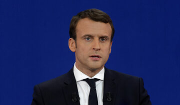 Presidential Candidate Emmanuel Macron Hosts A Meeting At Parc Des Expositions In Paris