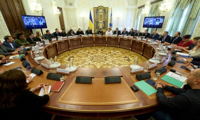 В Офісі Президента відбулася зустріч голів парламентських комітетів та обласних адміністрацій