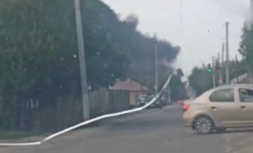 "Курив за кермом": авто з колаборантом злетіло в повітря на Луганщині, кадри