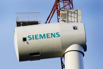 Neue Technologie für Windräder — Generatoren von zwei Lieferanten / New Technology for Wind Tu