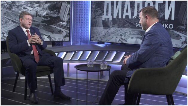 В 2011 году наш вуз чуть не похоронили, когда искусственно объединили с аграрным вузом таможенную академию и финансовую академию, - доктор наук