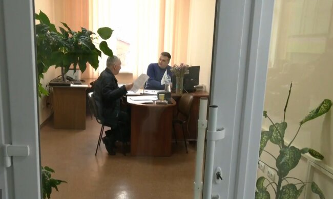 Грошова допомога для пенсіонерів у Полтавській області