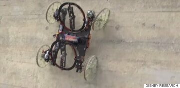 Disney представила робота, который может ходить по стенам (видео)