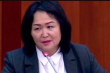 "У кого ви просили дозвіл доповідати російською?": міністерку публічно поставили на місце у Киргизстані, відео