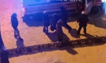 В Харькове молодой парень выпал из окна 8-го этажа: очевидцы раскрыли детали