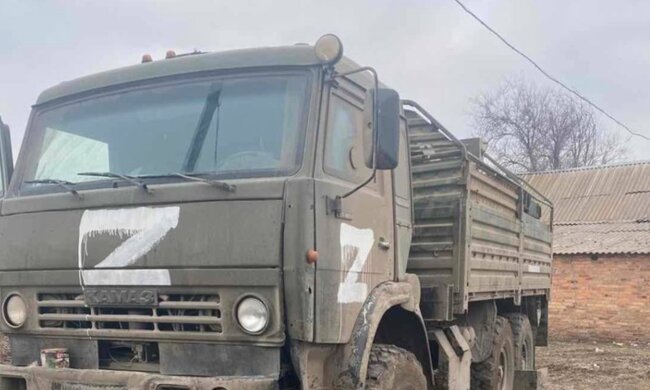 Украинский дедушка угнал у россиян грузовик с боеприпасами: видео полное восторга