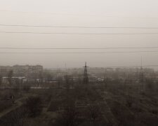 Пилова буря накрила Кривий Ріг, кадри: синоптики поділилися прогнозом на 2 квітня