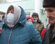 "Десятилетиями издевается над детьми": родители взбунтовались против директора школы, детали скандала