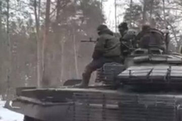 Оккупанты выводят на поле боя «кустарные» танки, фото: "Истерия достигла апогея"