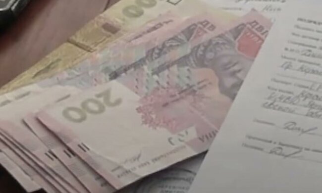 Грошова допомога для пенсіонерів у Чернігівській області