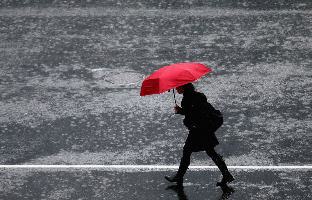 Дощ, злива, погода, парасолька, Getty Images