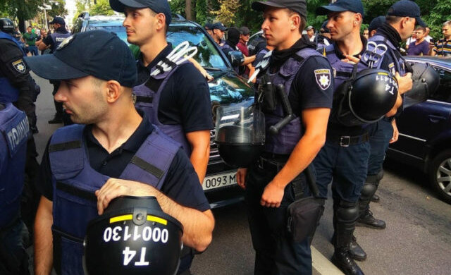 Бунт-евроблях-столкновения4-640×480