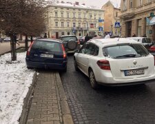 В центре Львова заблокировано движение транспорта: что происходит