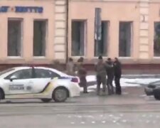 Мобилизация в Украине: сотрудники военкомата гнались за мужчиной в Днепре, видео
