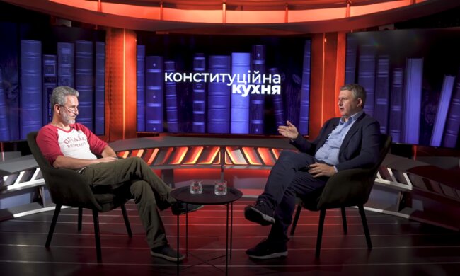 Романенко считает, что Зеленский сумел показать, что именно он главный в Украине