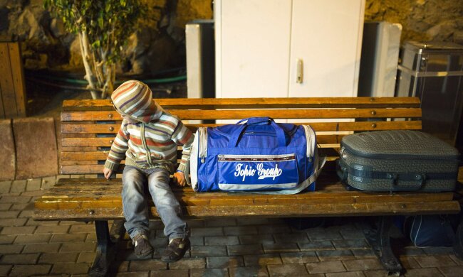 Житло для переселенців замість боротьби за уми