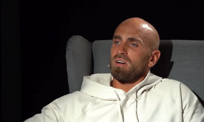 Он всегда садил меня на скамейку после тренировки и говорил: «Таких ребят как ты забирает улица», - чемпион мира о тренере