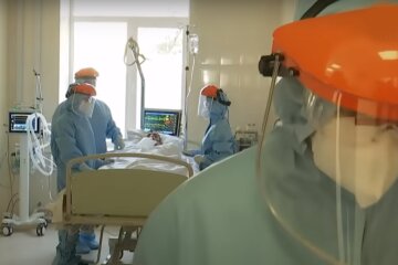 Вірус з новою силою захопив Одесу, медики безсилі: скільки людей не впоралися з хворобою