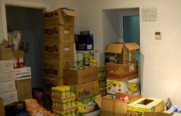 Безкоштовні продукти для ВПО та пенсіонерів у Харкові
