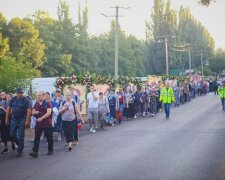 Тисячі вірян УПЦ хресним ходом пройшли з Одеси у Свято-Покровський скит села Маринівка