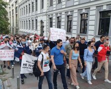 Журналистам не дали провести акцию протеста под зданием Национальной оперы - СМИ