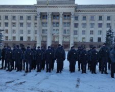 Полицейские и бойцы Нацгвардии съехались на Куликово поле в Одессе: известна причина