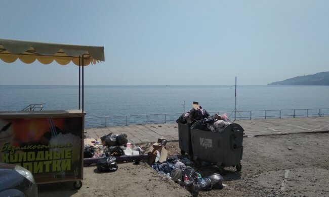 Розруха і кислотні випари: нові фото з Севастополя шокують, це апокаліпсис