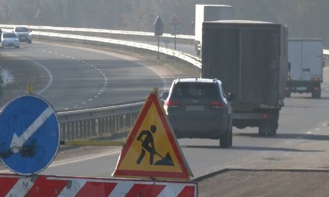 Обмеження руху транспорту у Львові: