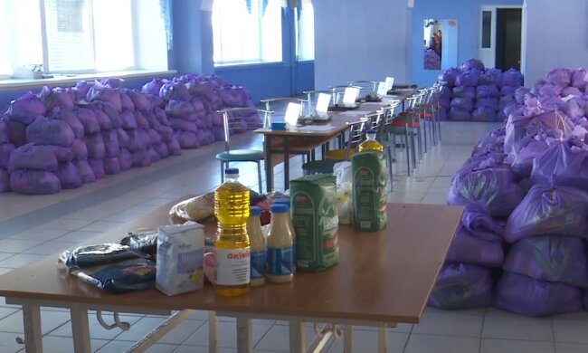 Безкоштовні продукти для ВПО та пенсіонерів у Запоріжжі