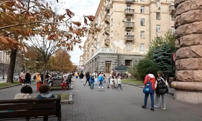 українці, люди, вулиця, осінь, погода