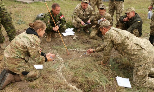 Канадские инструкторы провели мастер-класс для украинских военных (фото)