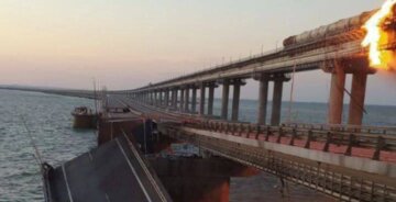 "Вони зробили ще гірше": як просувається ремонт Кримського мосту після вибуху, показове фото