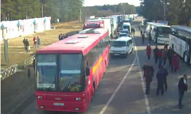 Коллапс на границе, в Украину невозможно попасть: «люди боятся, что…»