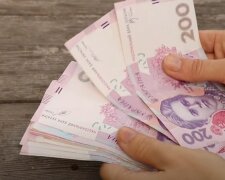 Денежная помощь для пенсионеров в Харькове