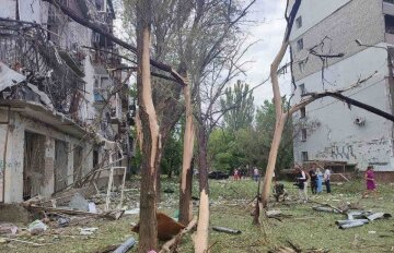 "Ракети потрапили до житлового будинку": рашисти підступно вдарили по спальному району Миколаєва, кадри руйнувань