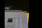 Харьковские подростки решили погулять на самом краю крыши, кадры: "махали прохожим и..."