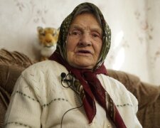 "Некоторые военные даже плакали": 95-летняя волонтер помогает защитникам с первых дней вторжения