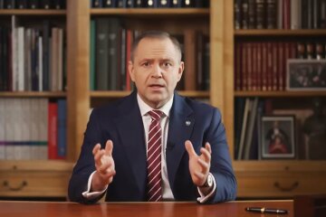 Навроцький