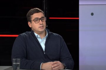 Протестные акции, которые существуют на сегодня в напряженной ситуации с РФ, – это сложный момент, - Игорь Петренко
