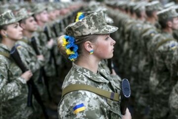 Більшість контрактників ідуть на службу заради грошей
