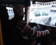 "Навіщо було їх стільки народжувати?": київський маршрутник відмовився везти дідуся з двома дітьми, фото "героя"