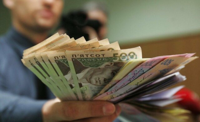 «Тисяча євро і більше»: у Зеленського готують революцію в сфері зарплат, розкрито деталі