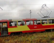 В Одессе трамвай с людьми сошел с рельсов: первые подробности и кадры ЧП