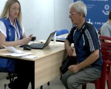 Безкоштовні продукти для ВПО та пенсіонерів у Запорізькій області