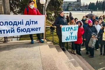Батьки дошкільнят збунтувалися на Дніпрпетровщині: ціни стають непомірними