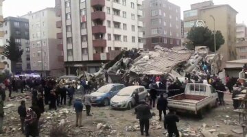Обвалення багатоповерхівки в Стамбулі: стіни падали прямо на людей, відео
