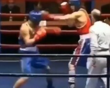 Украинский боксер нокаутировал соперника за одну секунду, видео: "Удар прилетел прямо в голову"