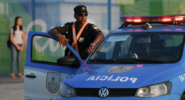 полиция Бразилия