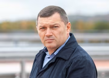 Голова Київської військової адміністрації Тимур Ткаченко звільнив першого заступника голови КМДА Миколу Поворозника за корупцію